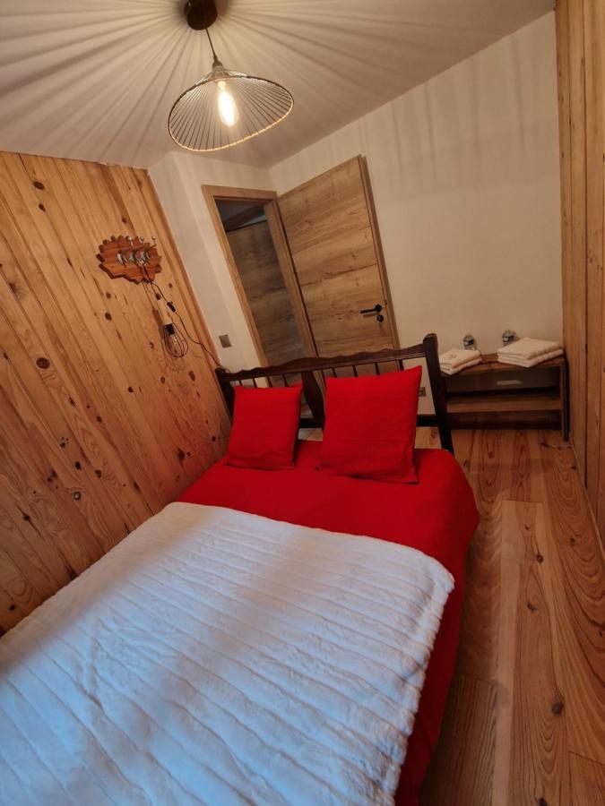 Chalet De La Foret 1 A 6 Pers Saint-Sauveur  Exterior photo