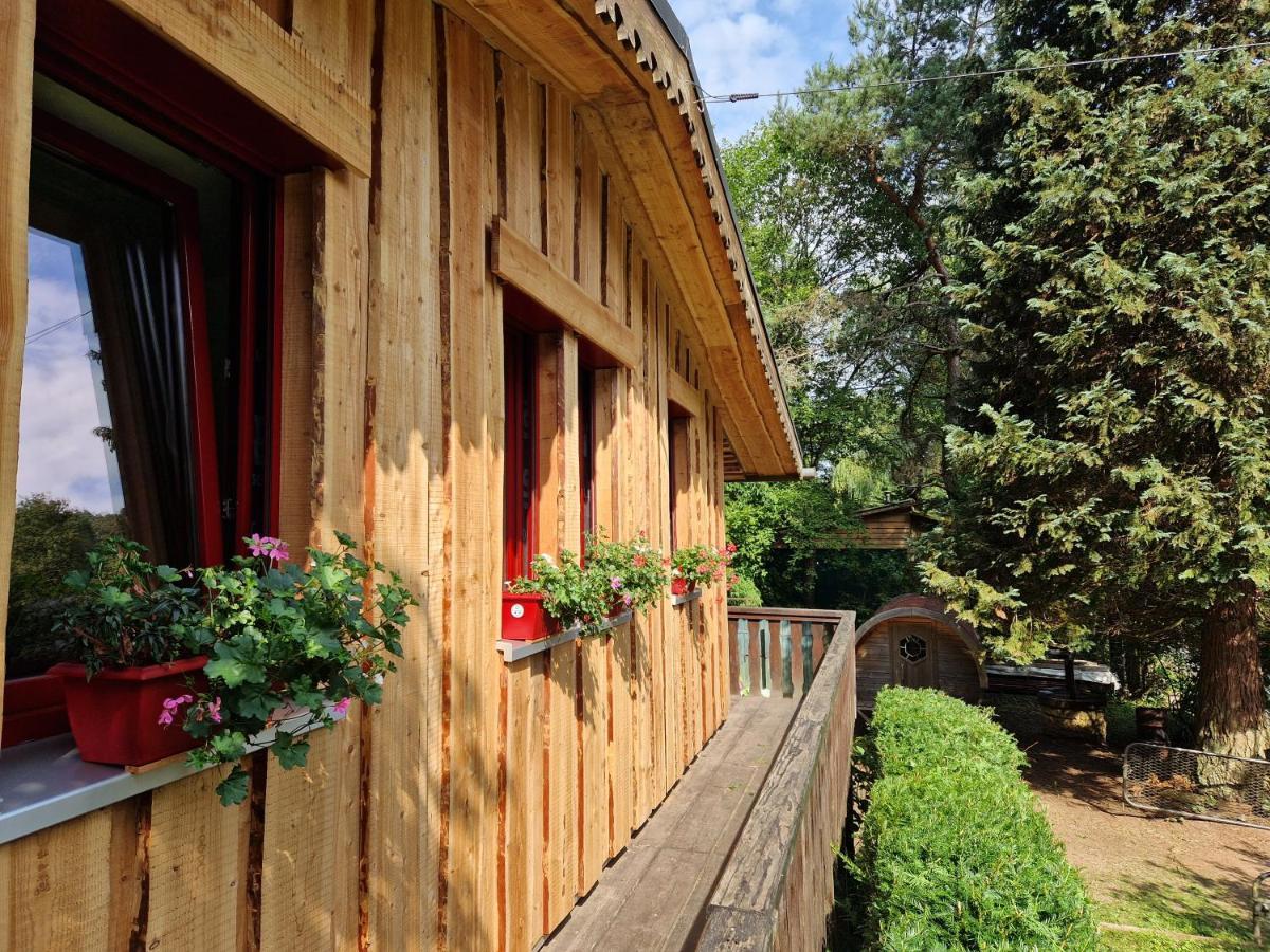 Chalet De La Foret 1 A 6 Pers Saint-Sauveur  Exterior photo